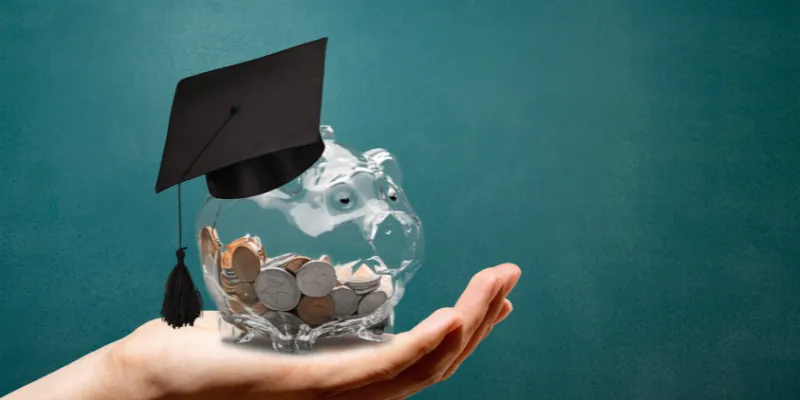 De ce este importantă educația financiară încă din adolescență?