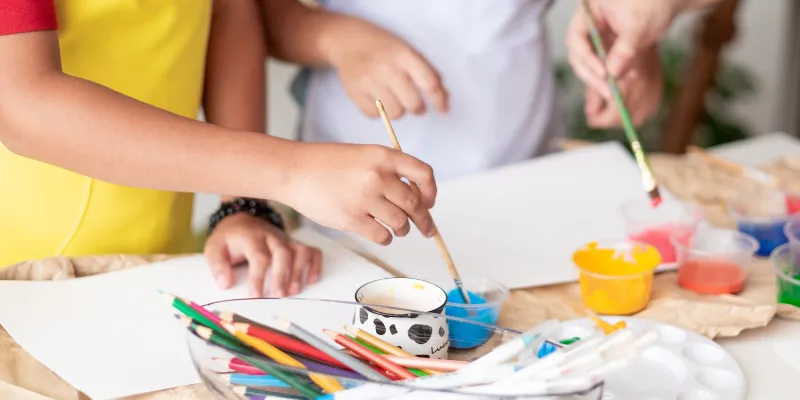 Arta în școală: Calea către dezvoltarea creativității și a încrederii de sine